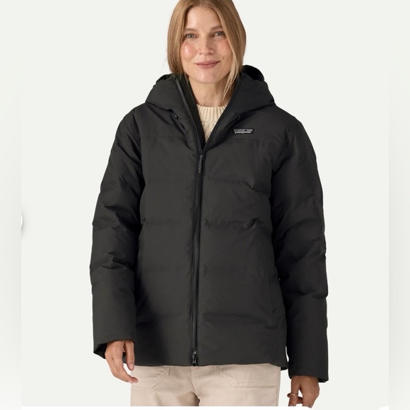 Patagonia Jackets & Blazers - Patagonia Women's Black Hooded Puffer Jacket